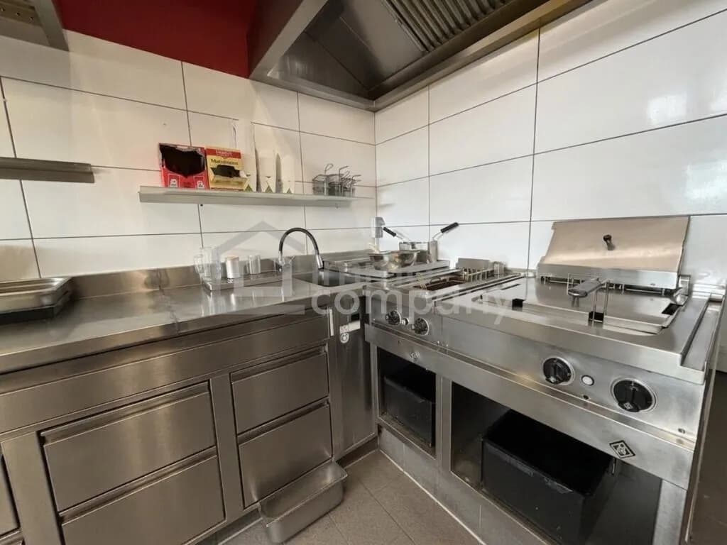 Gewerbeimmobilie mieten in Wels – 150 m², € 871 – Bild 4 von 5