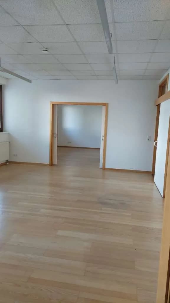4-Zimmer-Gewerbeimmobilie mieten in Kufstein – 125 m², € 1.825 – Bild 2 von 9
