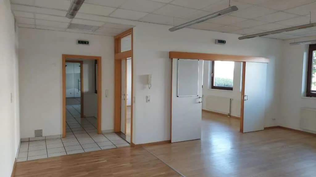 4-Zimmer-Gewerbeimmobilie mieten in Kufstein – 125 m², € 1.825 – Bild 4 von 9