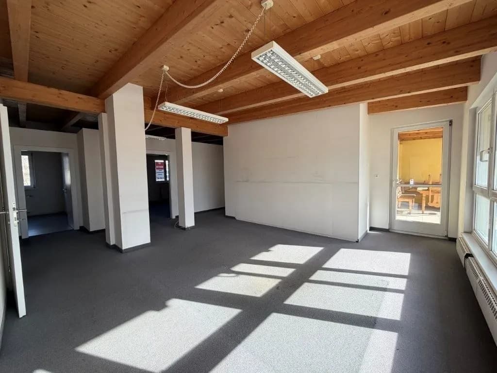 6-Zimmer-Gewerbeimmobilie mieten in Lienz – € 2.322