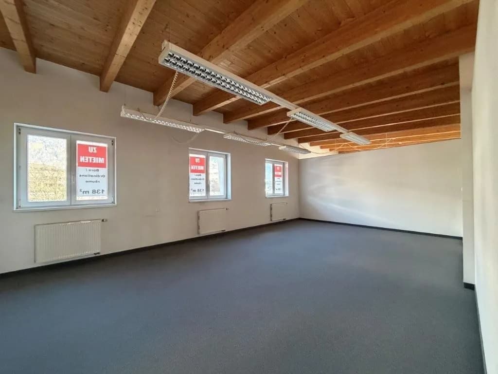 6-Zimmer-Gewerbeimmobilie mieten in Lienz – € 2.322 – Bild 2 von 7
