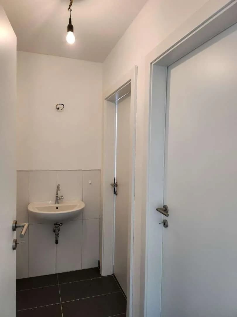 2-Zimmer-Gewerbeimmobilie mieten in Amstetten – 73 m², € 673 – Bild 4 von 5