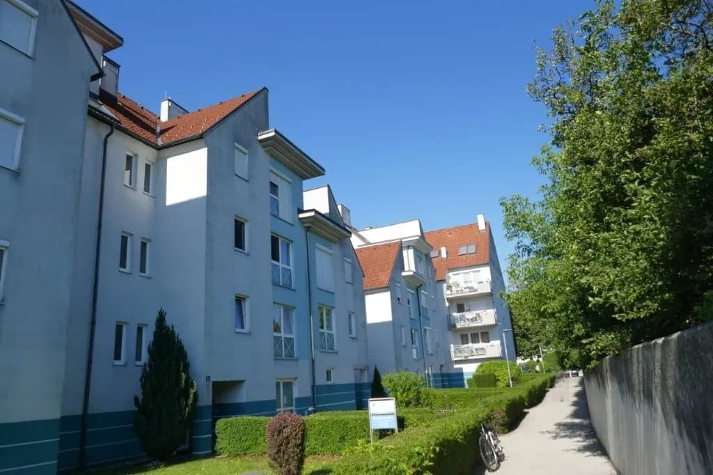 Gewerbeimmobilie kaufen in Wiener Neustadt – 43,91 m², € 165.000