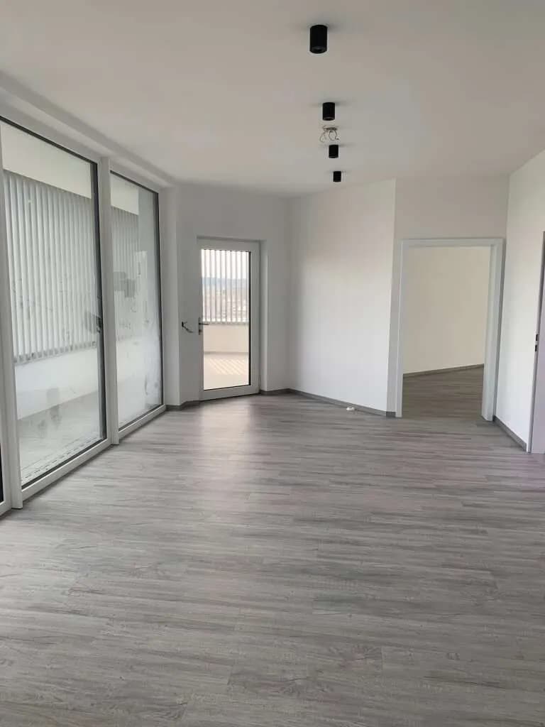Gewerbeimmobilie mieten in Vöcklabruck – 174 m², € 2.275