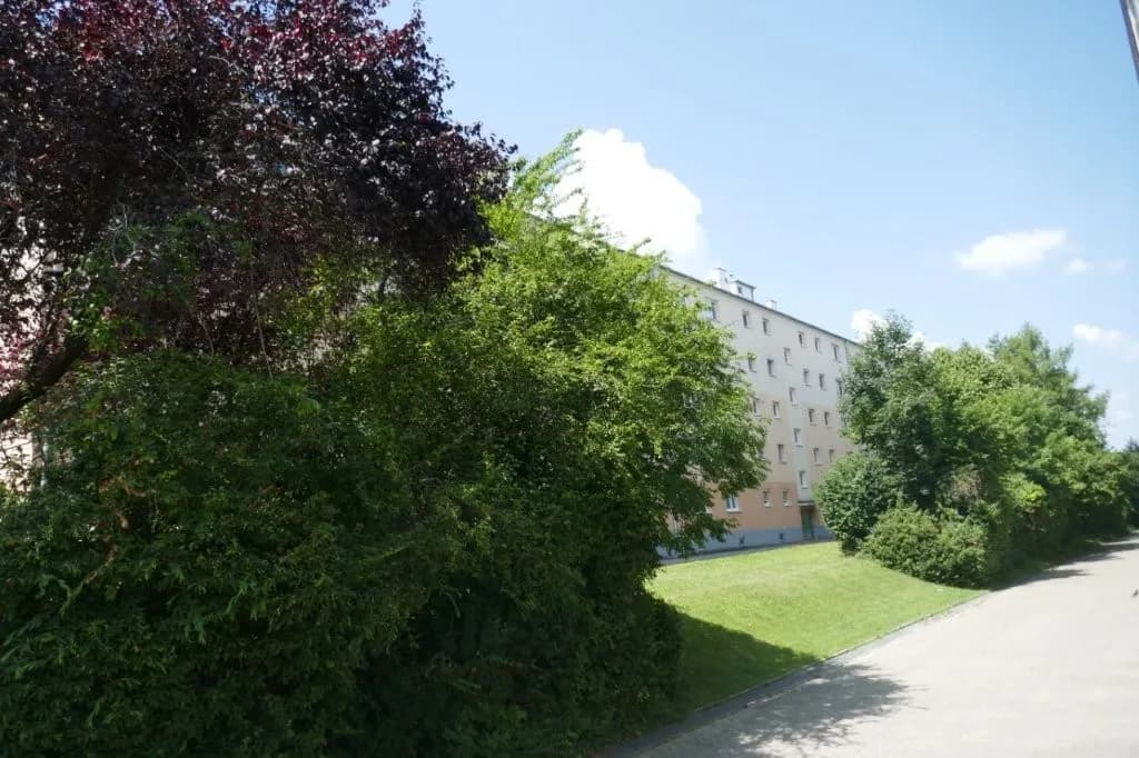 Gewerbeimmobilie kaufen in Wiener Neustadt – 121,43 m², € 320.000