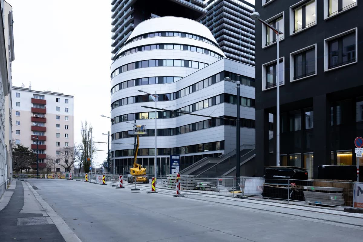 Gewerbeimmobilie mieten in Wien – 330 m², € 18 – Bild 1 von 11