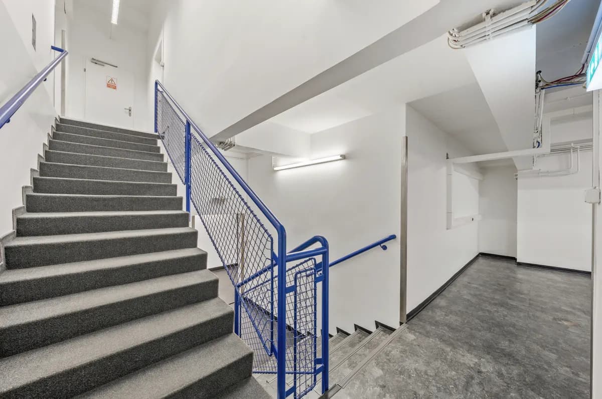 Gewerbeimmobilie mieten in Wien – 980 m², € 10 – Bild 7 von 12