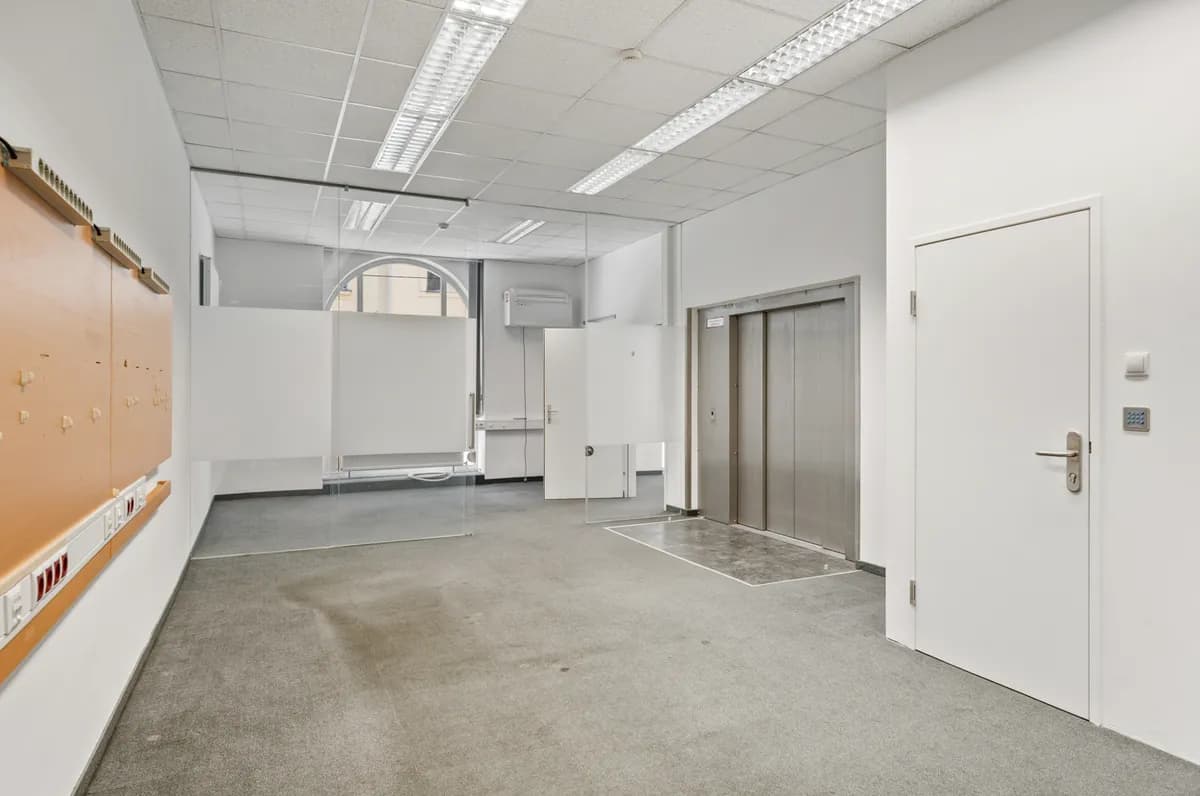 Gewerbeimmobilie mieten in Wien – 980 m², € 10 – Bild 9 von 12