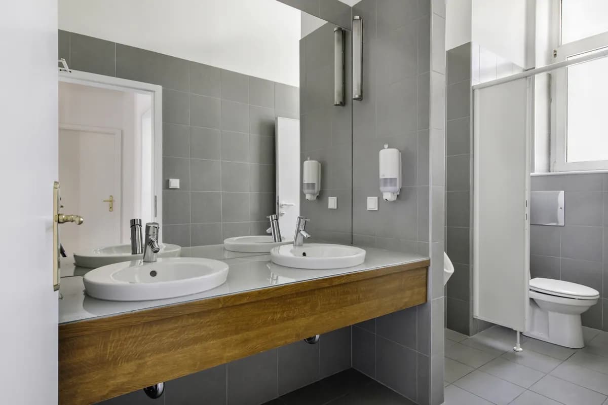 8-Zimmer-Gewerbeimmobilie mieten in Wien – 378 m², € 6.900 – Bild 17 von 26