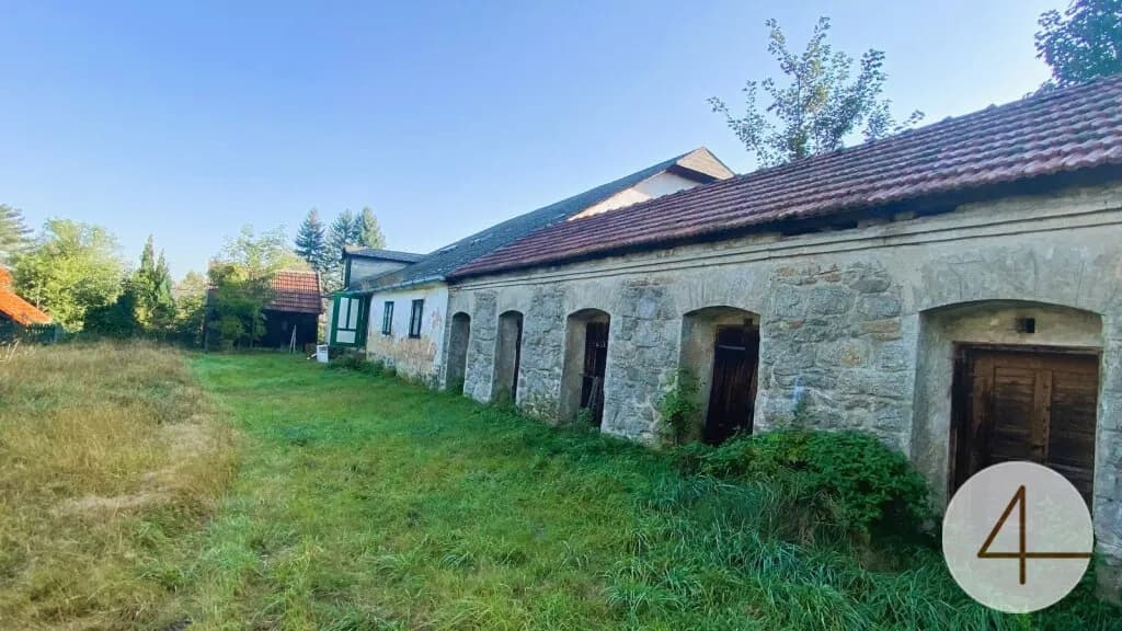 7-Zimmer-Haus kaufen in Gmünd – 2 098 m², € 89.000