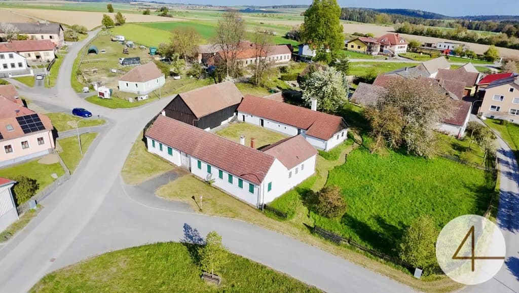 6-Zimmer-Haus kaufen in Horn – 230 m², € 240.000 – Bild 2 von 11
