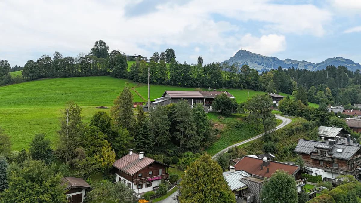 8-Zimmer-Haus kaufen in Kitzbühel – 158 m², € 1.850.000 – Bild 3 von 12