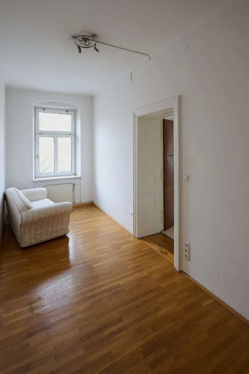 5-Zimmer-Gewerbeimmobilie mieten in Linz – 125 m², € 1.550 – Bild 3 von 12