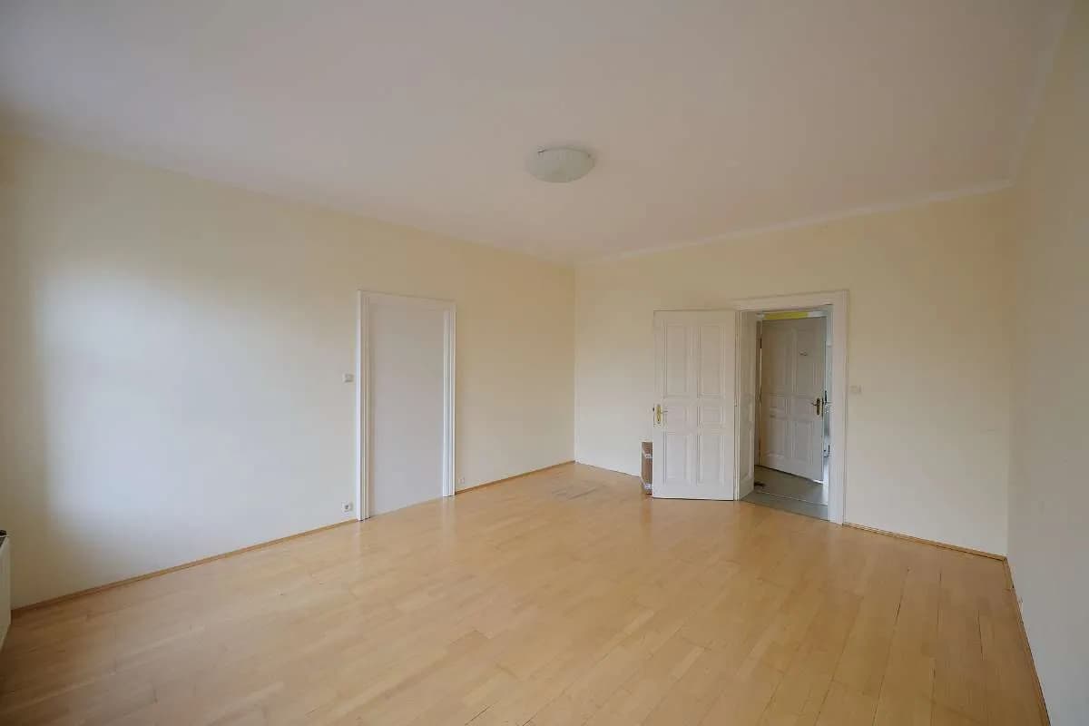 5-Zimmer-Gewerbeimmobilie mieten in Linz – 125 m², € 1.550 – Bild 10 von 12