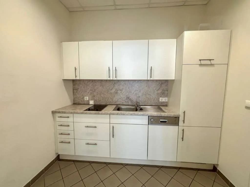 4-Zimmer-Gewerbeimmobilie mieten in Wiener Neustadt – 110 m², € 1.566 – Bild 2 von 17