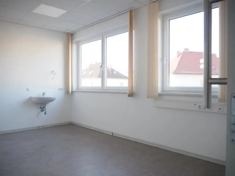 2-Zimmer-Gewerbeimmobilie mieten in Linz – 63 m², € 1.322 – Bild 4 von 7