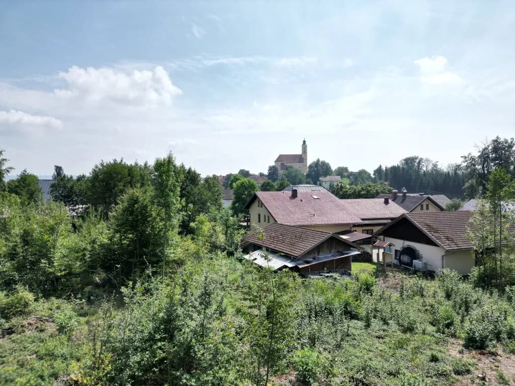 Grundstück kaufen in Braunau am Inn – 1 242 m²