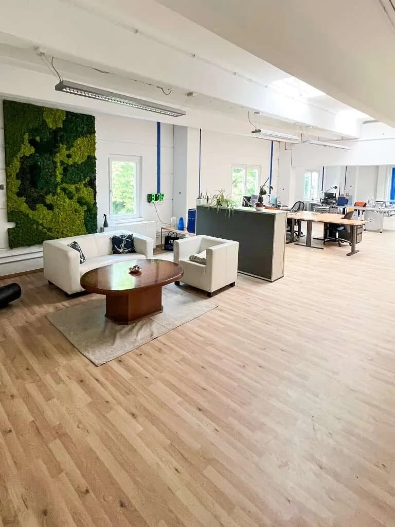 Gewerbeimmobilie mieten in Wien – 102 m², € 1.536