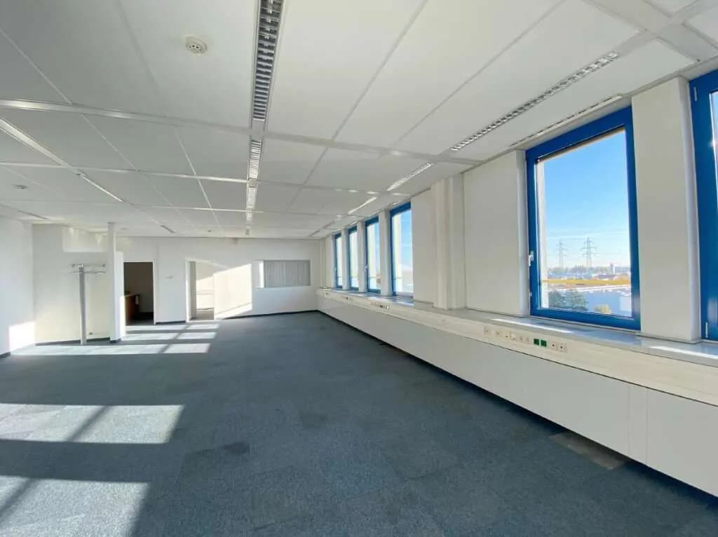 3-Zimmer-Gewerbeimmobilie mieten in Mödling – 136 m², € 1.864