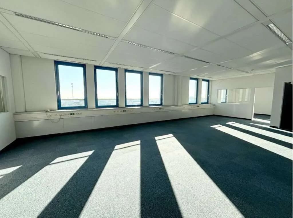 3-Zimmer-Gewerbeimmobilie mieten in Mödling – 136 m², € 1.864 – Bild 2 von 9