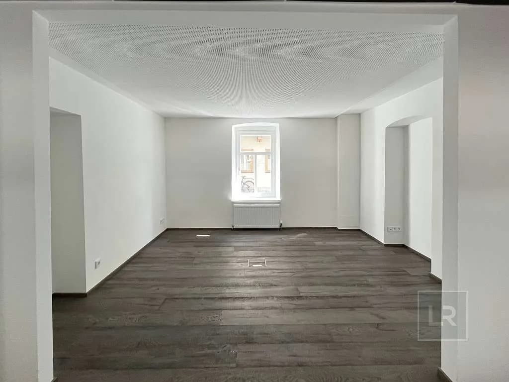 Gewerbeimmobilie kaufen in Kitzbühel – 120 m², € 990.000 – Bild 2 von 8