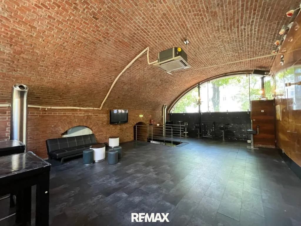 Gewerbeimmobilie mieten in Wien – 300 m², € 8.000 – Bild 15 von 17