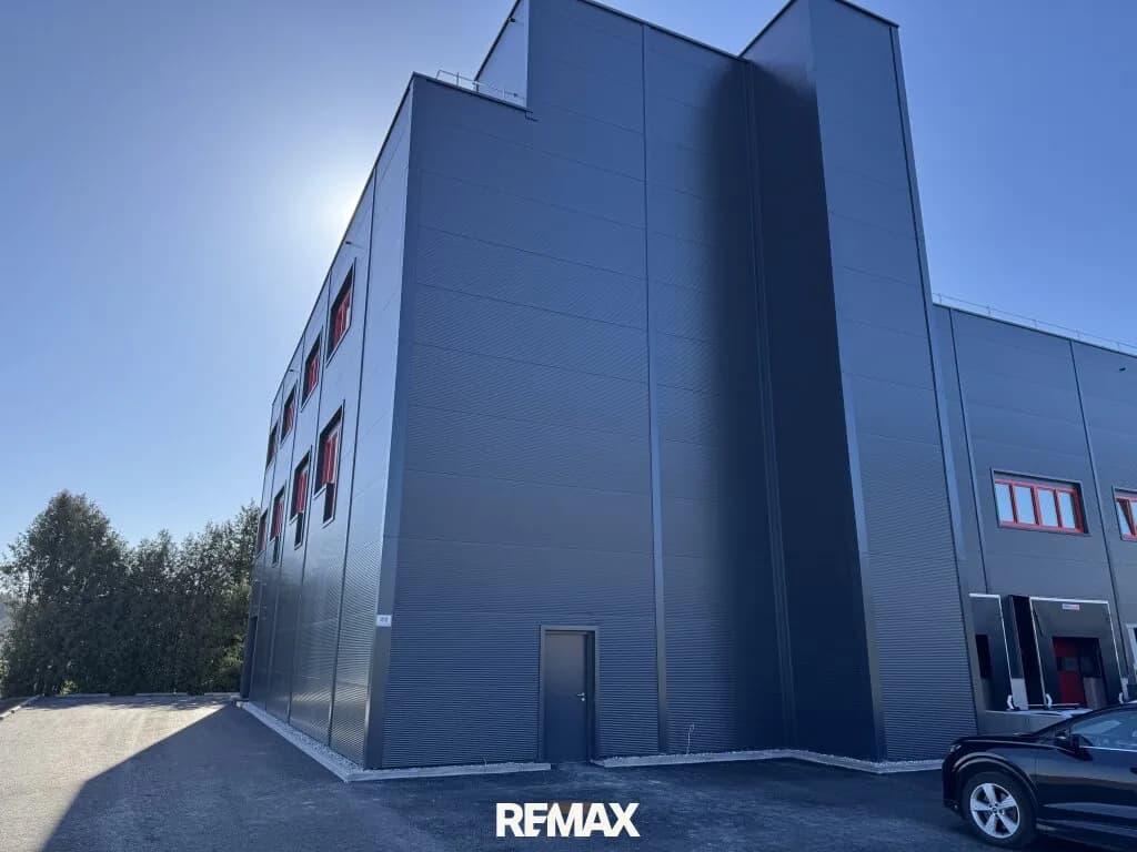 2-Zimmer-Gewerbeimmobilie mieten in Vöcklabruck – 115 m², € 1.500 – Bild 2 von 9