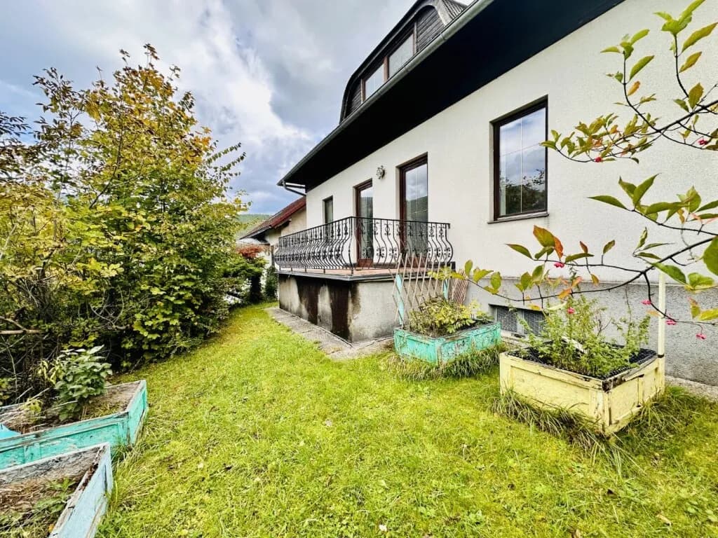 Haus kaufen in Neunkirchen – 281 m², € 366.000 – Bild 2 von 27