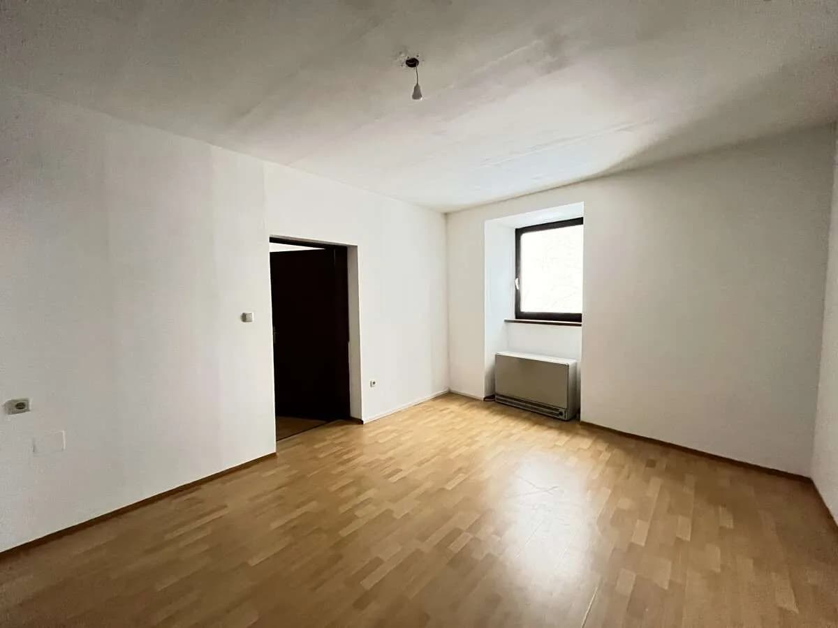 1-Zimmer-Wohnung mieten in Liezen – 50 m², € 540 – Bild 2 von 4