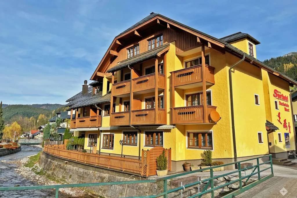 28-Zimmer-Gewerbeimmobilie kaufen in Hallein – 1 430 m², € 2.000.000 – Bild 2 von 9