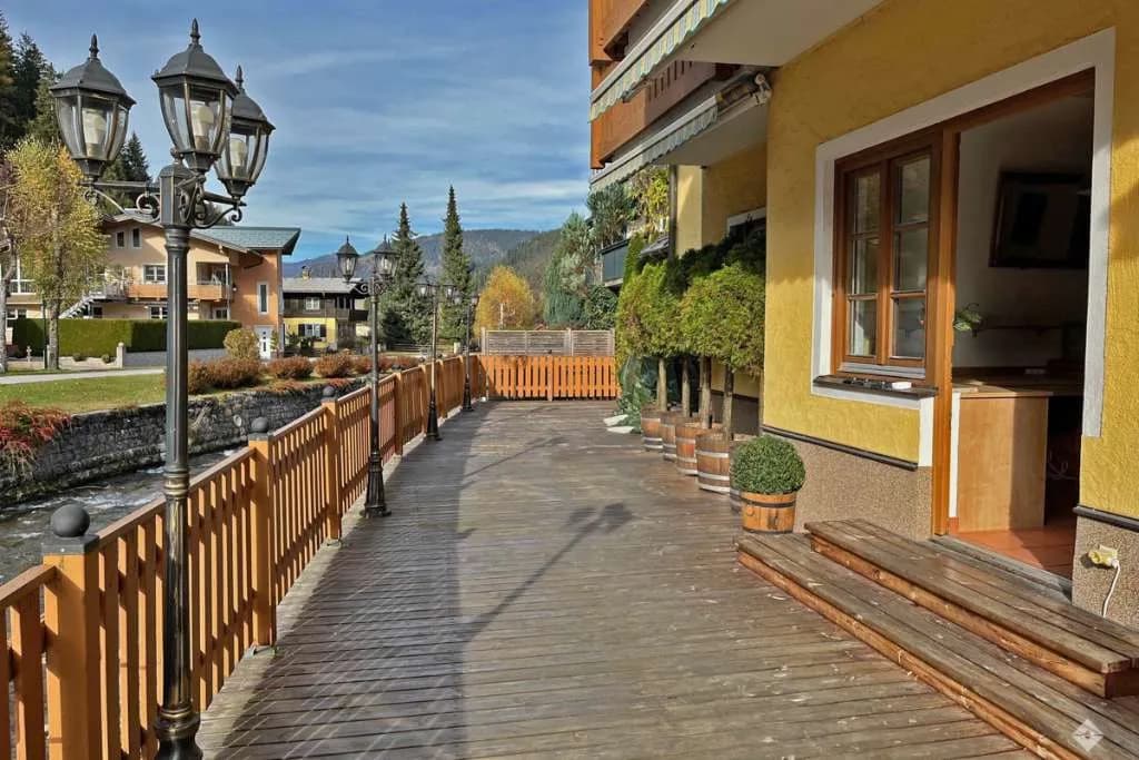 28-Zimmer-Gewerbeimmobilie kaufen in Hallein – 1 430 m², € 2.000.000 – Bild 3 von 9