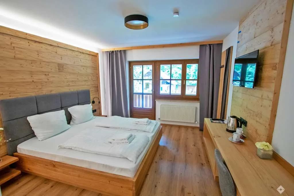 28-Zimmer-Gewerbeimmobilie kaufen in Hallein – 1 430 m², € 2.000.000 – Bild 4 von 9