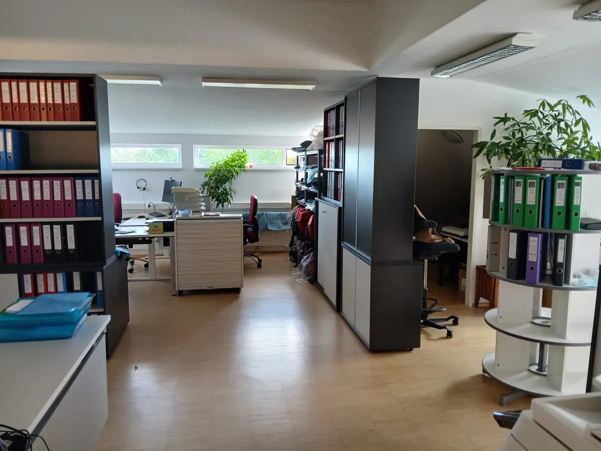 Gewerbeimmobilie mieten in Salzburg-Umgebung – 1 m², € 370