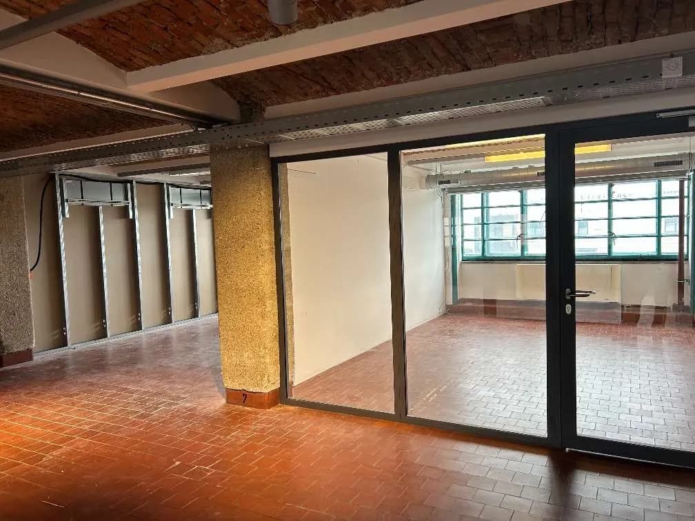 2-Zimmer-Gewerbeimmobilie mieten in Linz – 43 m², € 934 – Bild 3 von 5