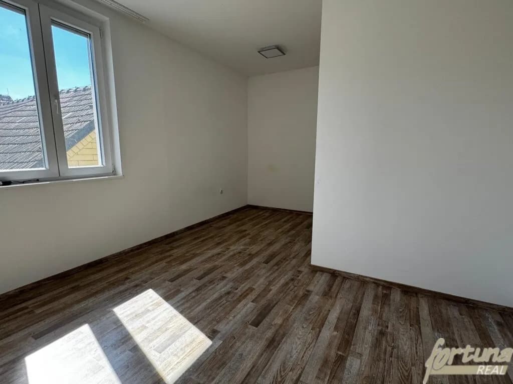 7-Zimmer-Gewerbeimmobilie kaufen in Tulln – 294 m², € 450.000 – Bild 14 von 19