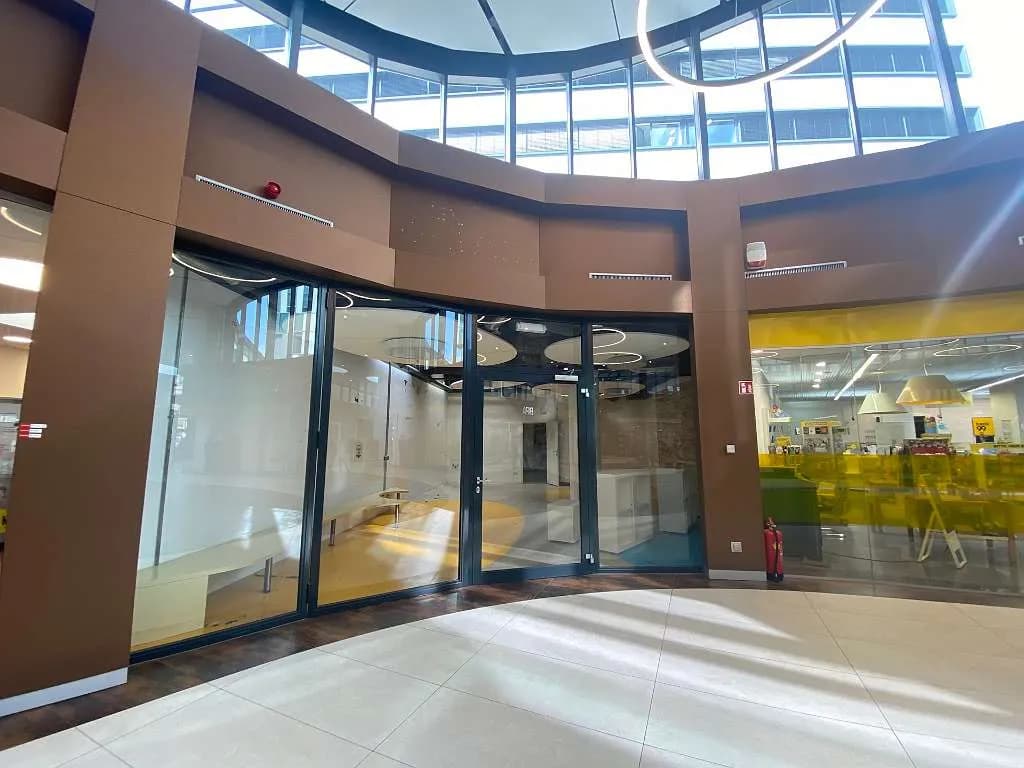 Gewerbeimmobilie mieten in Wien – 192 m², € 4.711