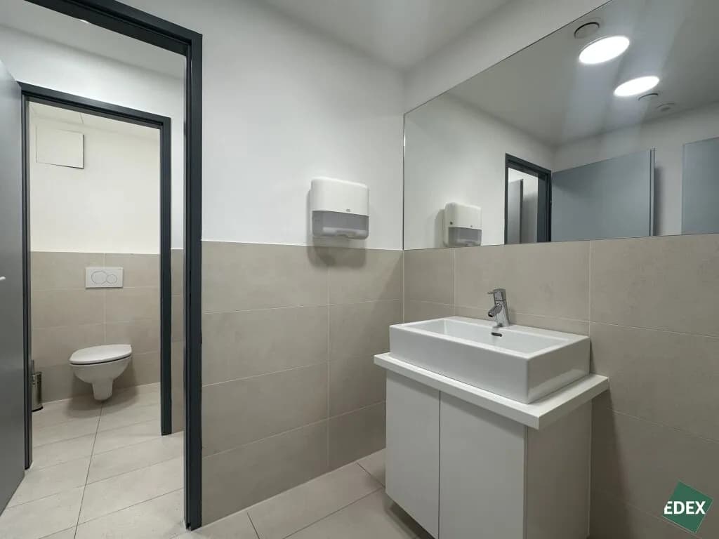 10-Zimmer-Gewerbeimmobilie mieten in Wien – 561 m², € 9.723 – Bild 13 von 16