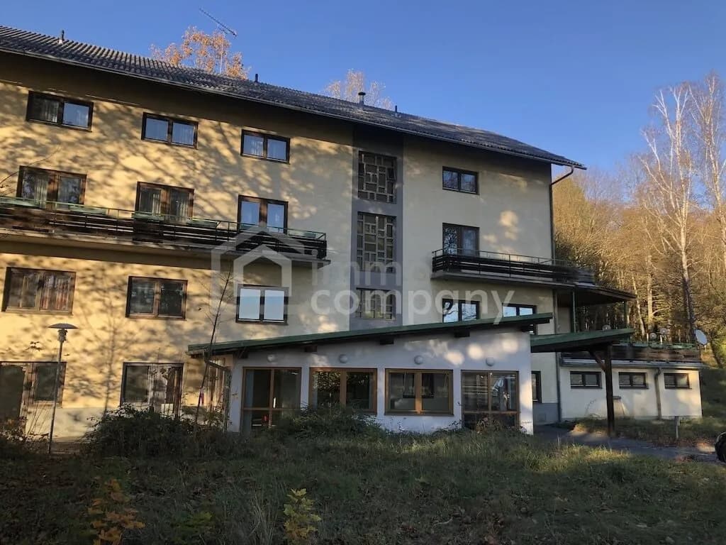 Gewerbeimmobilie mieten in Jennersdorf – 1 100 m², € 6.168
