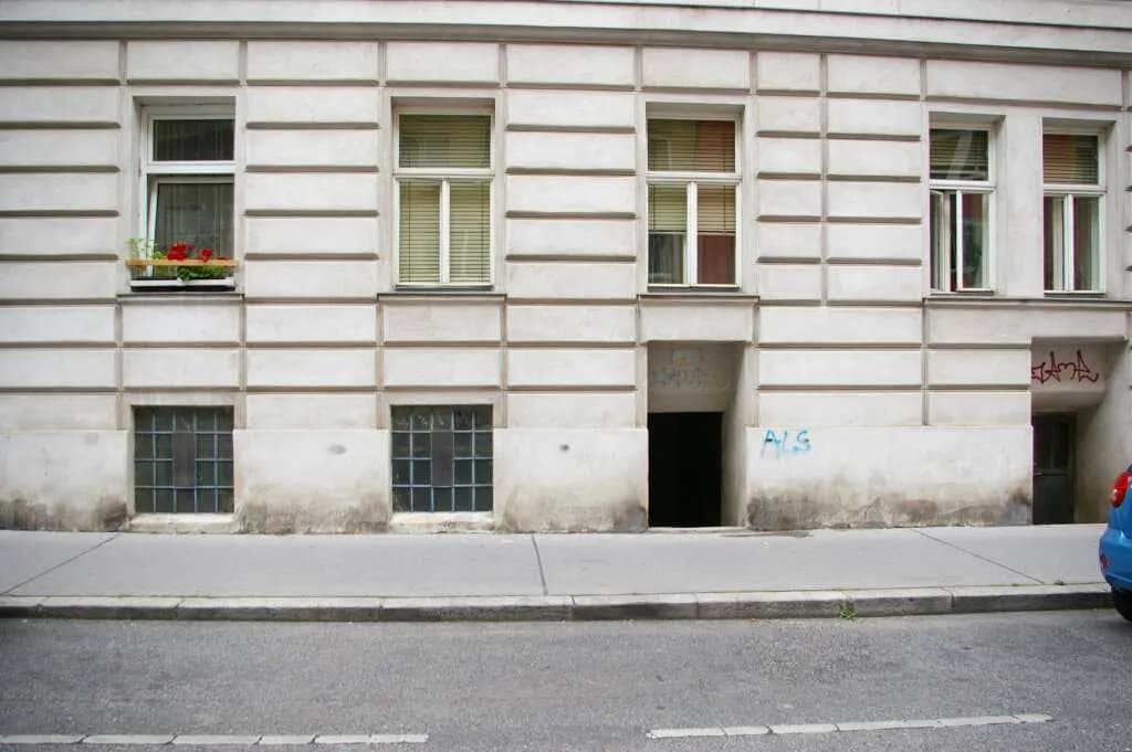 4-Zimmer-Gewerbeimmobilie mieten in Wien – 125 m², € 640 – Bild 1 von 9