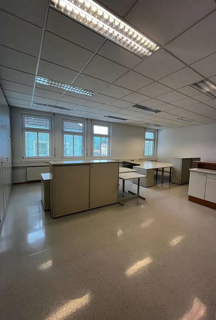 2-Zimmer-Gewerbeimmobilie mieten in Linz – 79 m², € 948 – Bild 2 von 9