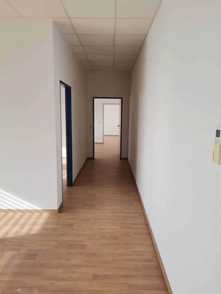 4-Zimmer-Gewerbeimmobilie mieten in Baden – 208 m², € 3.010 – Bild 5 von 9