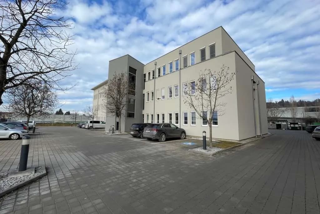 4-Zimmer-Gewerbeimmobilie mieten in Graz – 134 m², € 1.676