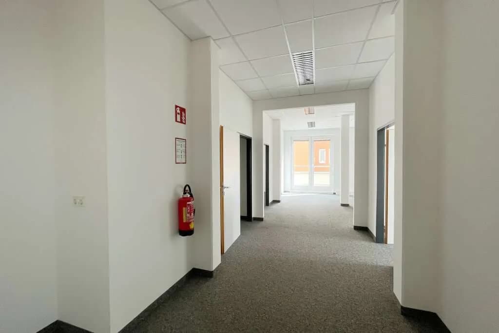 4-Zimmer-Gewerbeimmobilie mieten in Graz – 134 m², € 1.676 – Bild 2 von 10