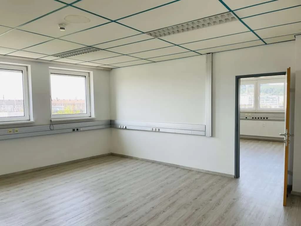 4-Zimmer-Gewerbeimmobilie mieten in Salzburg Stadt – 139 m², € 1.458 – Bild 2 von 5