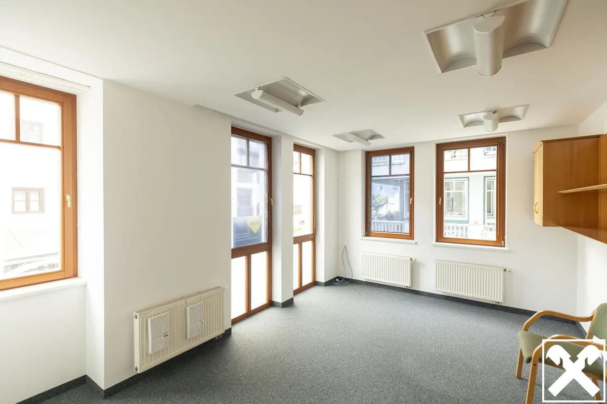 5-Zimmer-Gewerbeimmobilie mieten in Vöcklabruck – 116 m², € 1.746