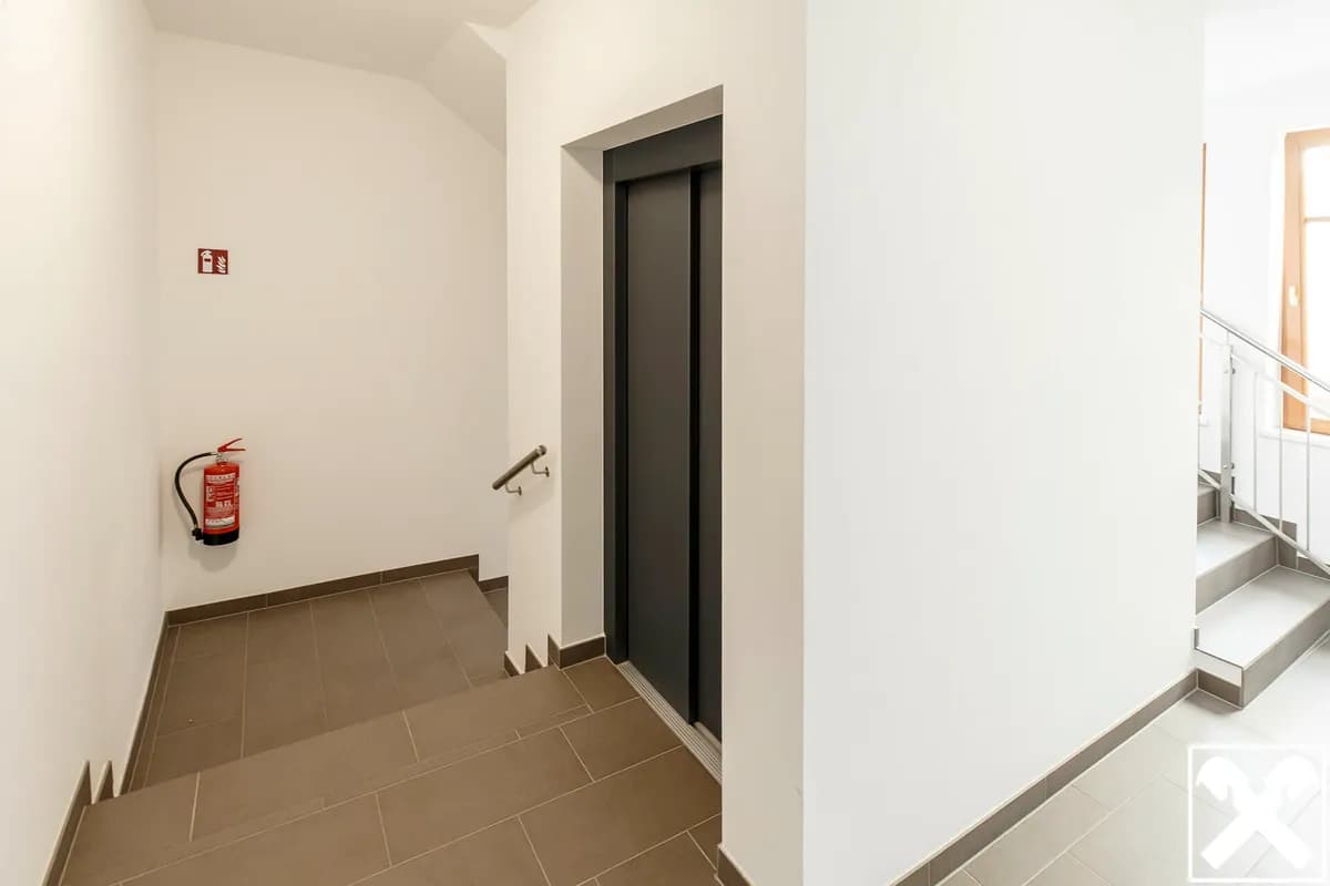 5-Zimmer-Gewerbeimmobilie mieten in Vöcklabruck – 116 m², € 1.746 – Bild 8 von 10