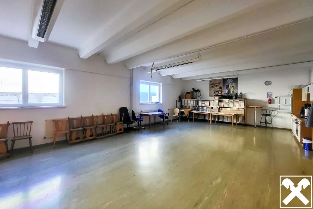 19-Zimmer-Immobilie mieten in Vöcklabruck – 3 400 m², € 16.760 – Bild 4 von 12