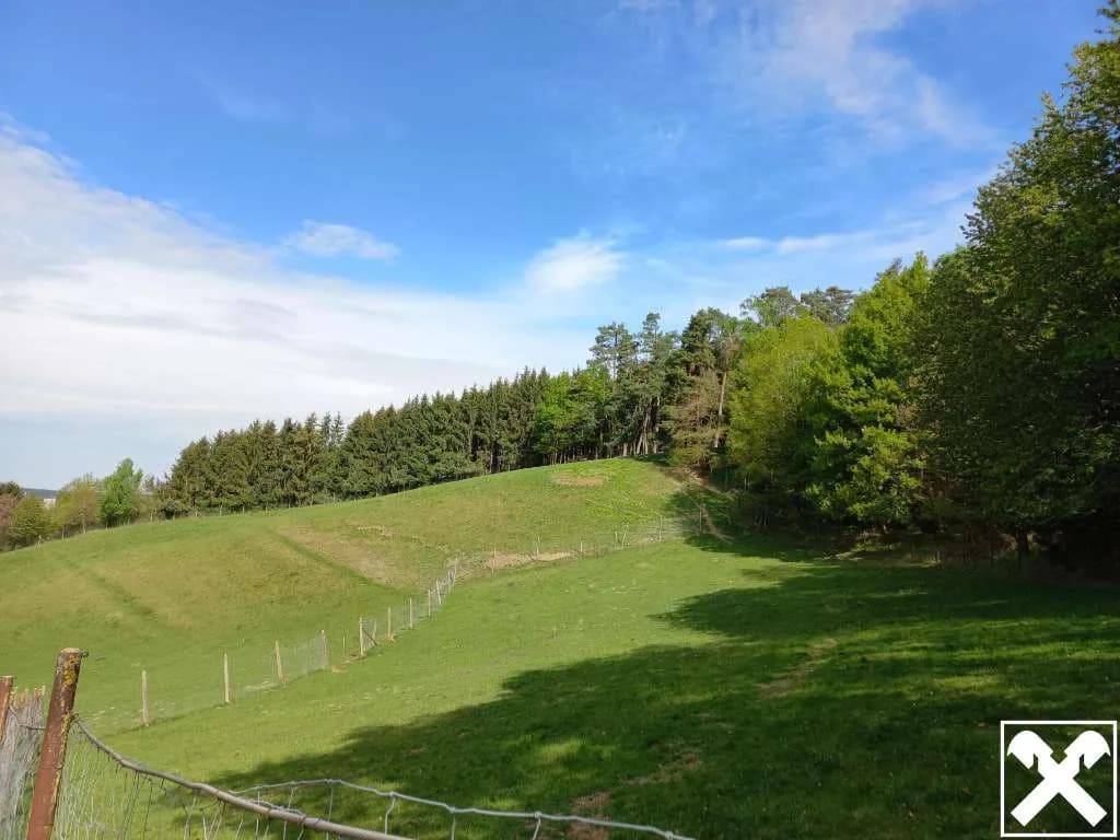 Grundstück kaufen in Braunau am Inn – 15 509 m², € 75.000