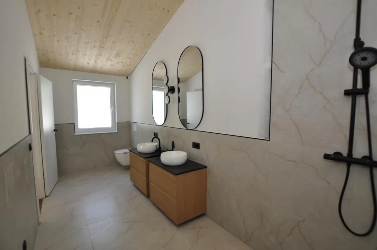 4-Zimmer-Wohnung mieten in Gmunden – 100 m², € 2.200 – Bild 13 von 20