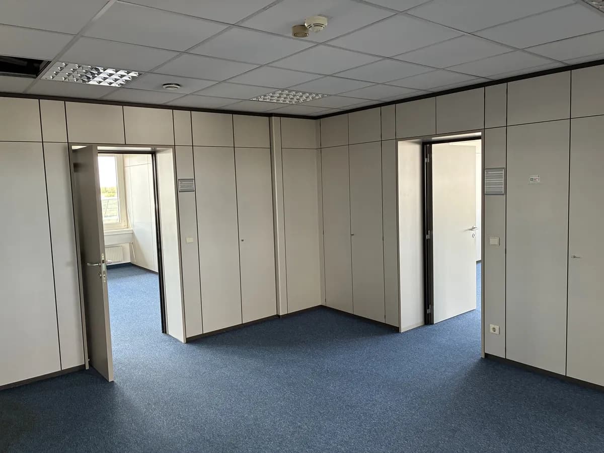 Gewerbeimmobilie mieten in Bruck an der Leitha – 214 m², € 2.482 – Bild 3 von 9